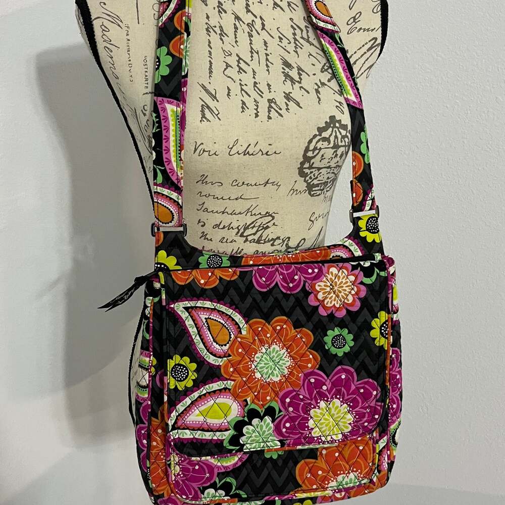Vera Bradley Ziggy Zinnia Chevron Crossbody Bag Purse Retired